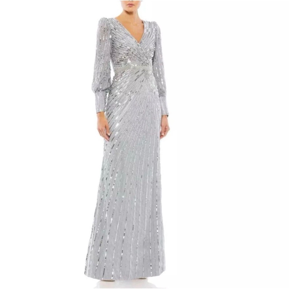 Mac Duggal Silver Sequin V-Neck Long Sleeve Gown Size 6 New